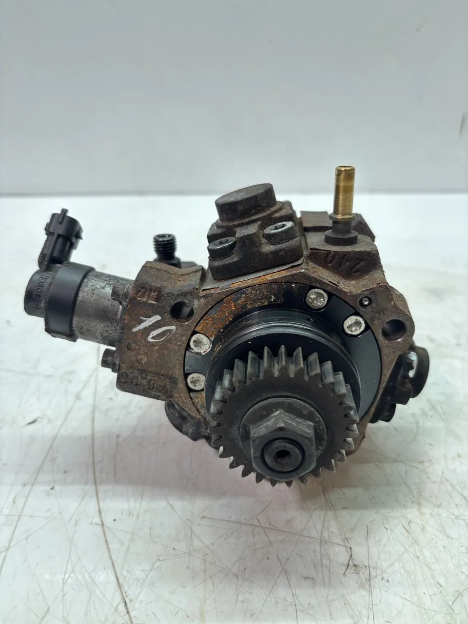 Bomba de alta presión Opel Vivaro B 1.6 CDTI R9M408 R9M 95517996