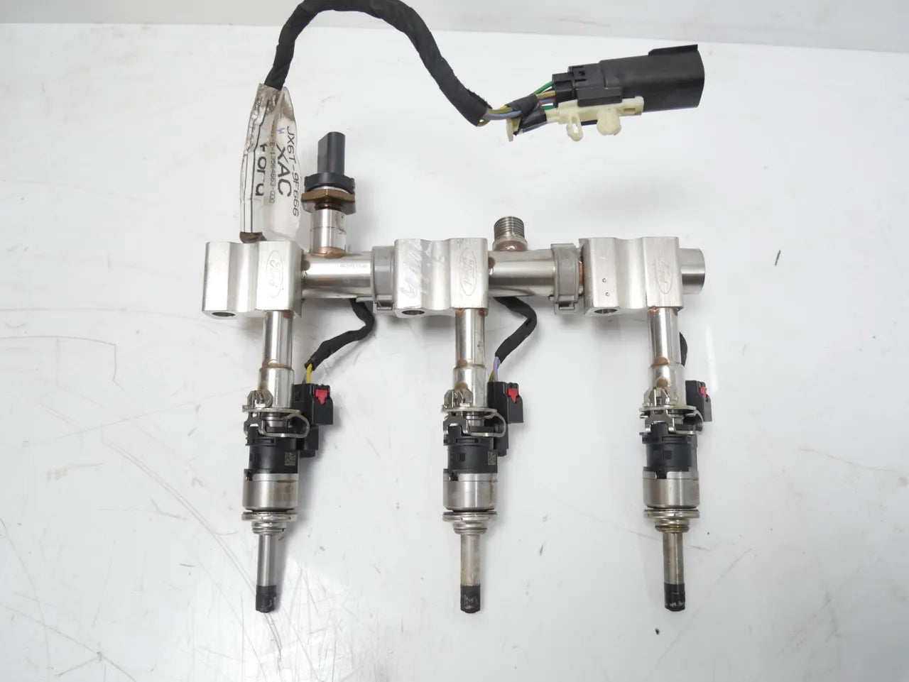 Rampa inyectora Ford Focus MK4 1.0 EcoBoost B7DA H6BG-9D280-AA