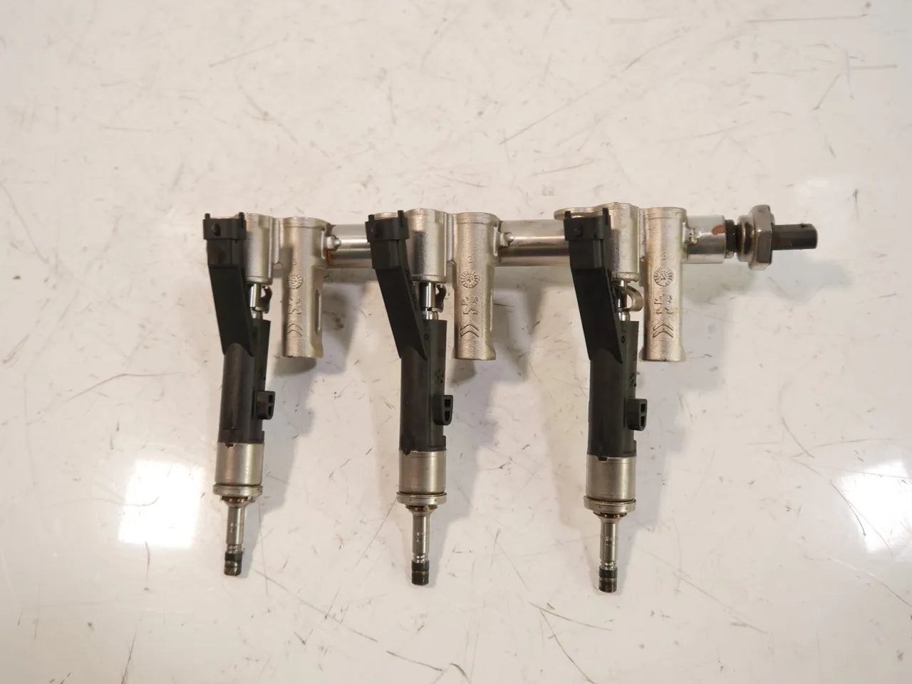 Carril del inyector Peugeot I 1.2 THP EB2ADT HN05 9811353880 9822715980