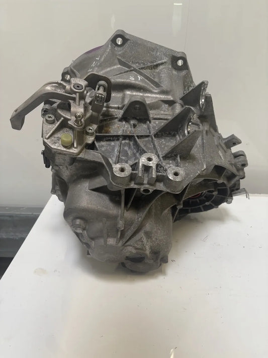 Transmisión manual de 6 velocidades BMW Serie 2 F44 1.5 218i B38A15A B38 GD6-58DG 23008482138