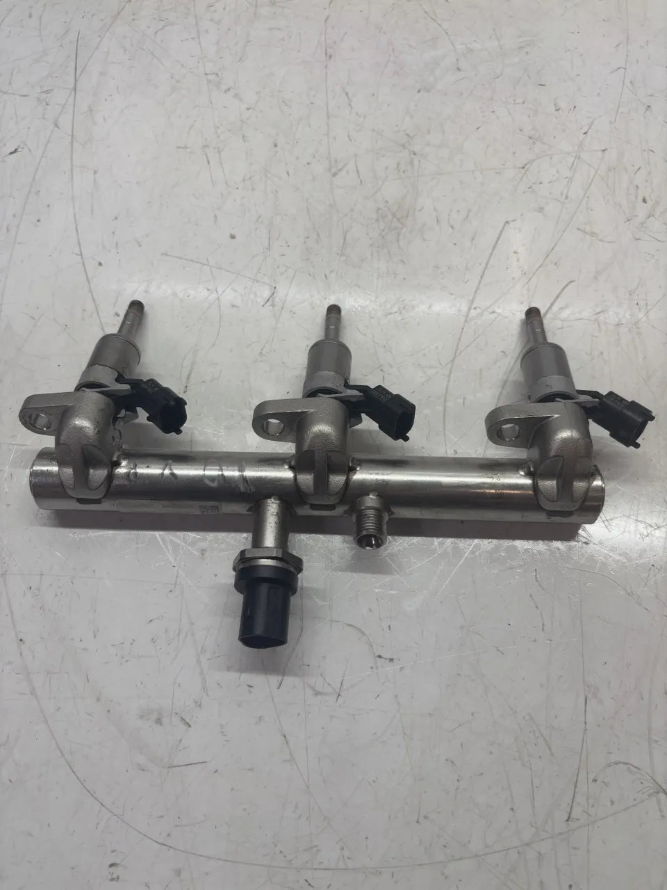 Riel inyector Alfa Romeo Giulia 952 2.9 gasolina 670053476 00670050573