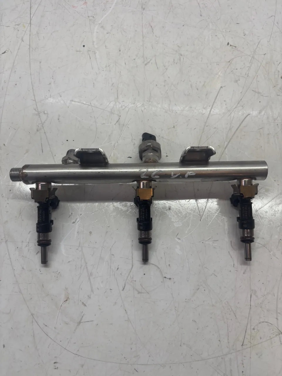 Riel inyector Alfa Romeo Giulia 952 2.9 gasolina 670053476 06700527530