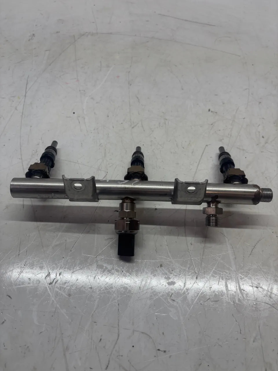 Riel inyector Alfa Romeo Giulia 952 2.9 gasolina 670053476 06700527530