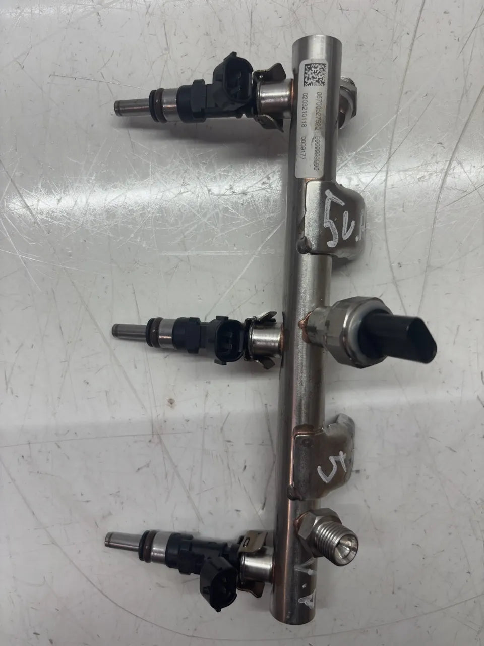 Riel inyector Alfa Romeo Giulia 952 2.9 gasolina 670053476 06700527520