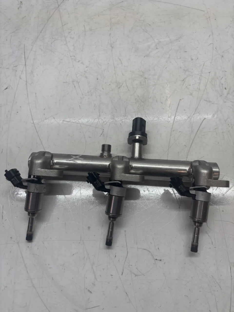 Riel inyector Alfa Romeo Giulia 952 2.9 gasolina 670053476 0670050573