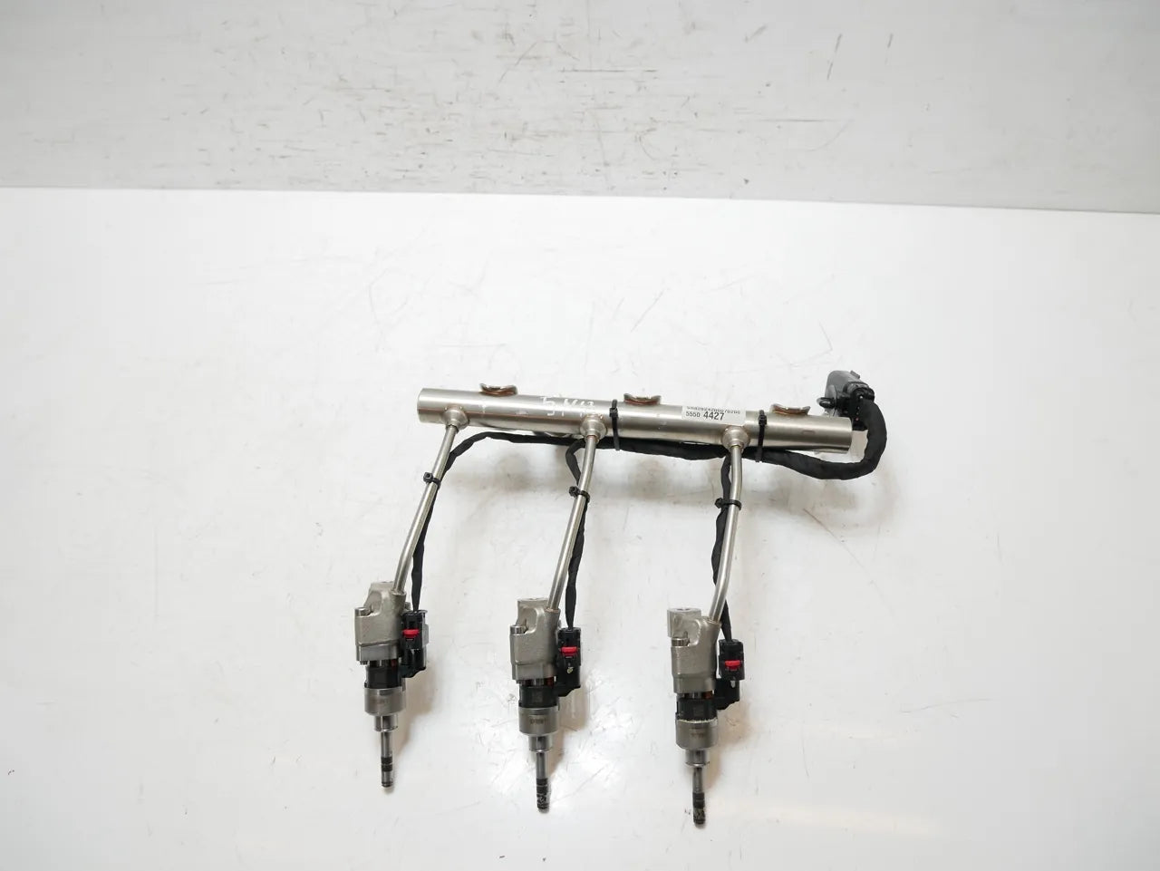 Rail de inyectores Opel Astra Adam Corsa 1.0 T D10XFL LE1 55504427