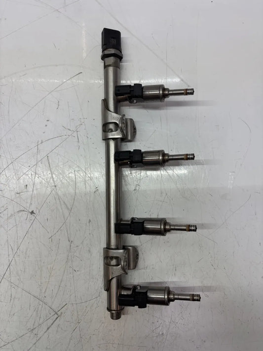 Rampa inyectora Seat Audi Volkswagen Skoda 1.4 TSI CZCA CZC 04E133320D 04E133036A