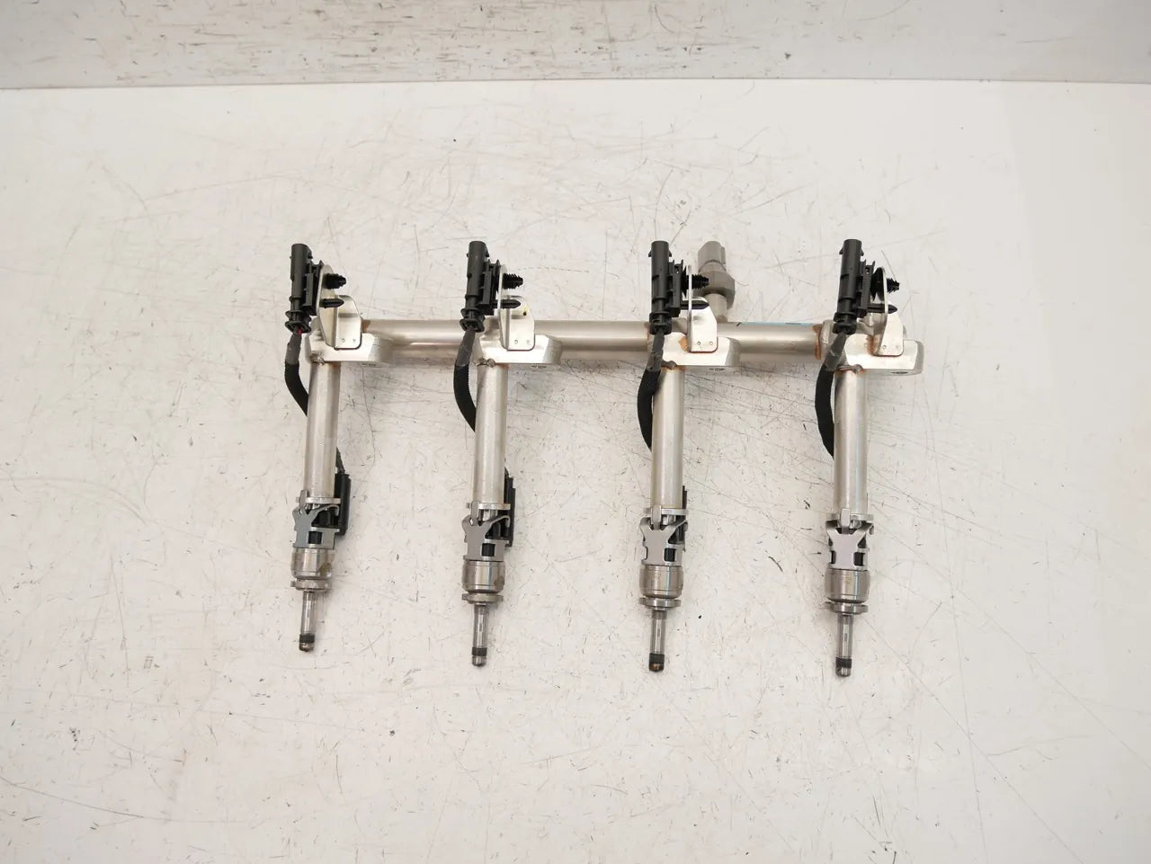 Riel inyector Volvo V40 525 526 1.5 T3 gasolina B4154T2 31478555 31432774