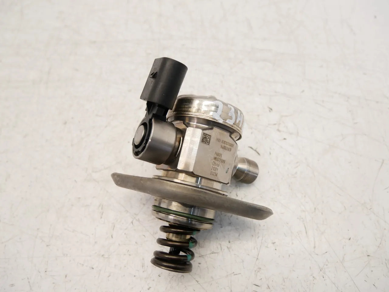 Bomba de combustible Nissan Qashqai 1.3 DIG-T HR13DDT HR13 166303162R