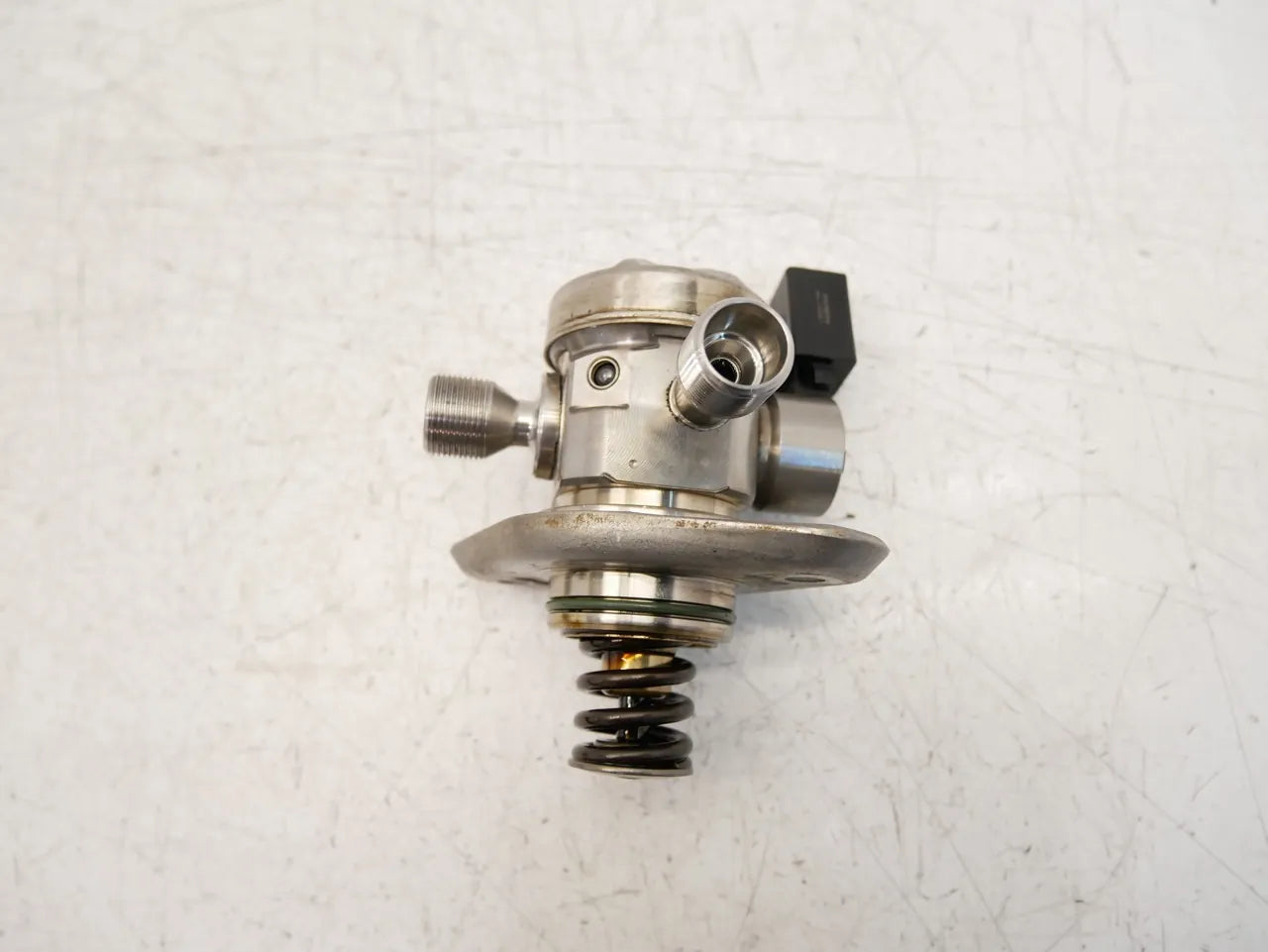 Bomba de combustible Nissan Qashqai 1.3 DIG-T HR13DDT HR13 166303162R