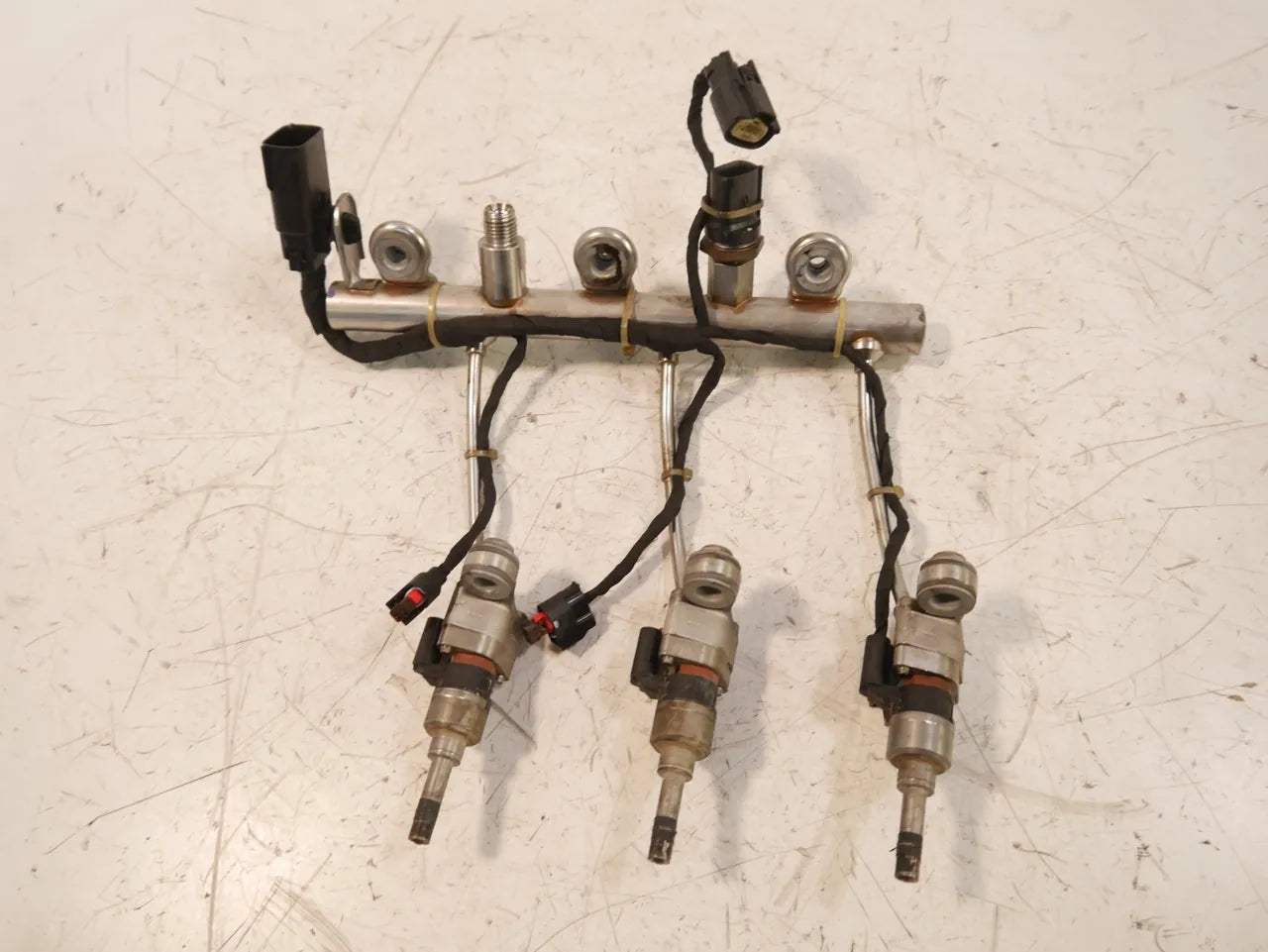 Rail de inyectores Opel Astra K Corsa 1.0 B10XFL B10 LE1 55492823 55577403