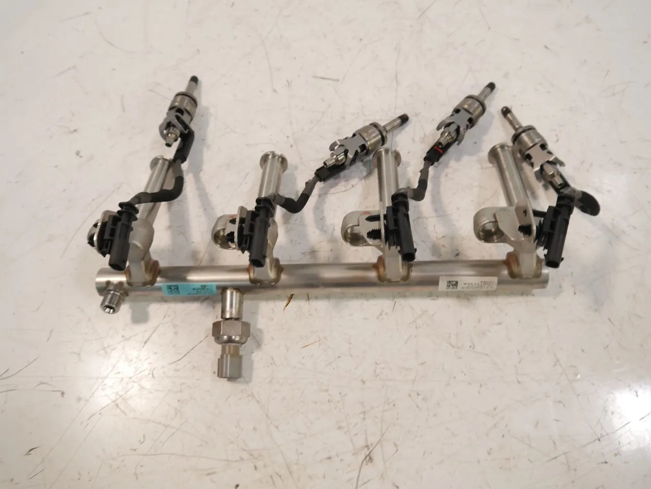 Carril del inyector Volvo XC60 246 2.0 T4 B4204T31 31410835 32140007