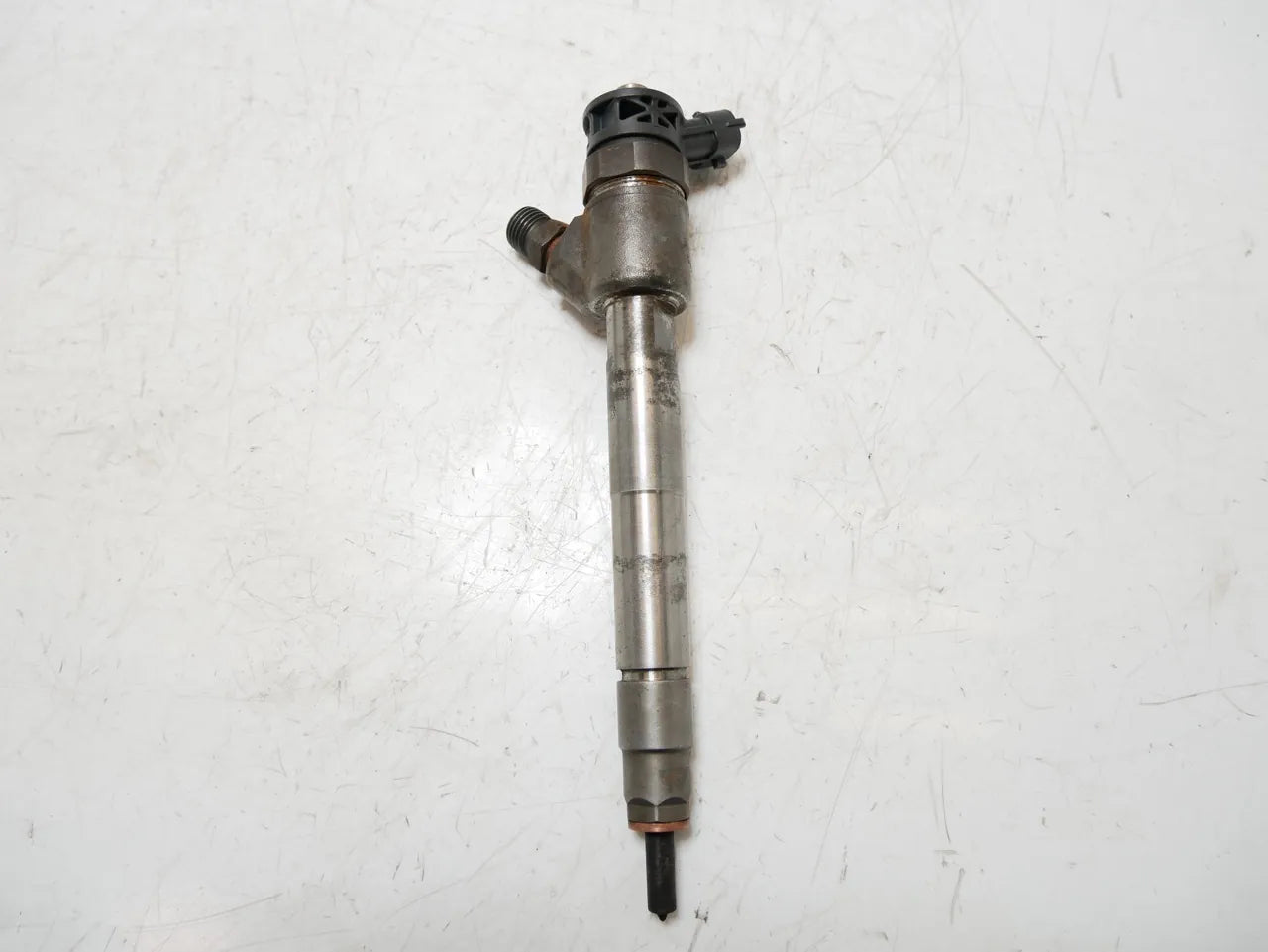 Inyector boquilla de inyección Opel Vivaro 1.5 D D15DTH YH01 9828959880 0445110955