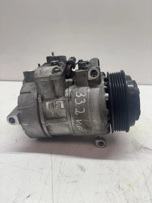 Compresor de aire acondicionado Mercedes-Benz Clase E C207 3.5 gasolina M272.988 M272 A0022303111