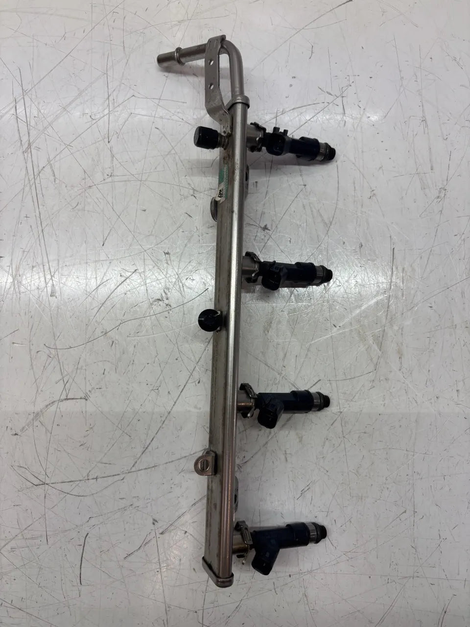 Riel inyector Chevrolet Malibu 2.4 gasolina LE5 12602482