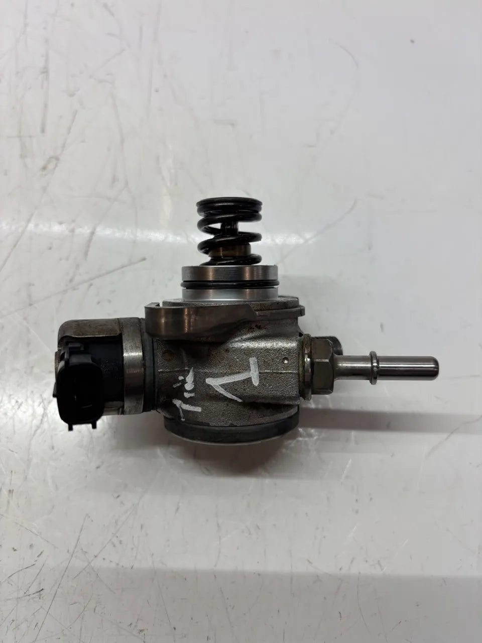 Bomba de combustible Nissan Juke F15 1.2 DIG-T HRA2DDT 166307020R