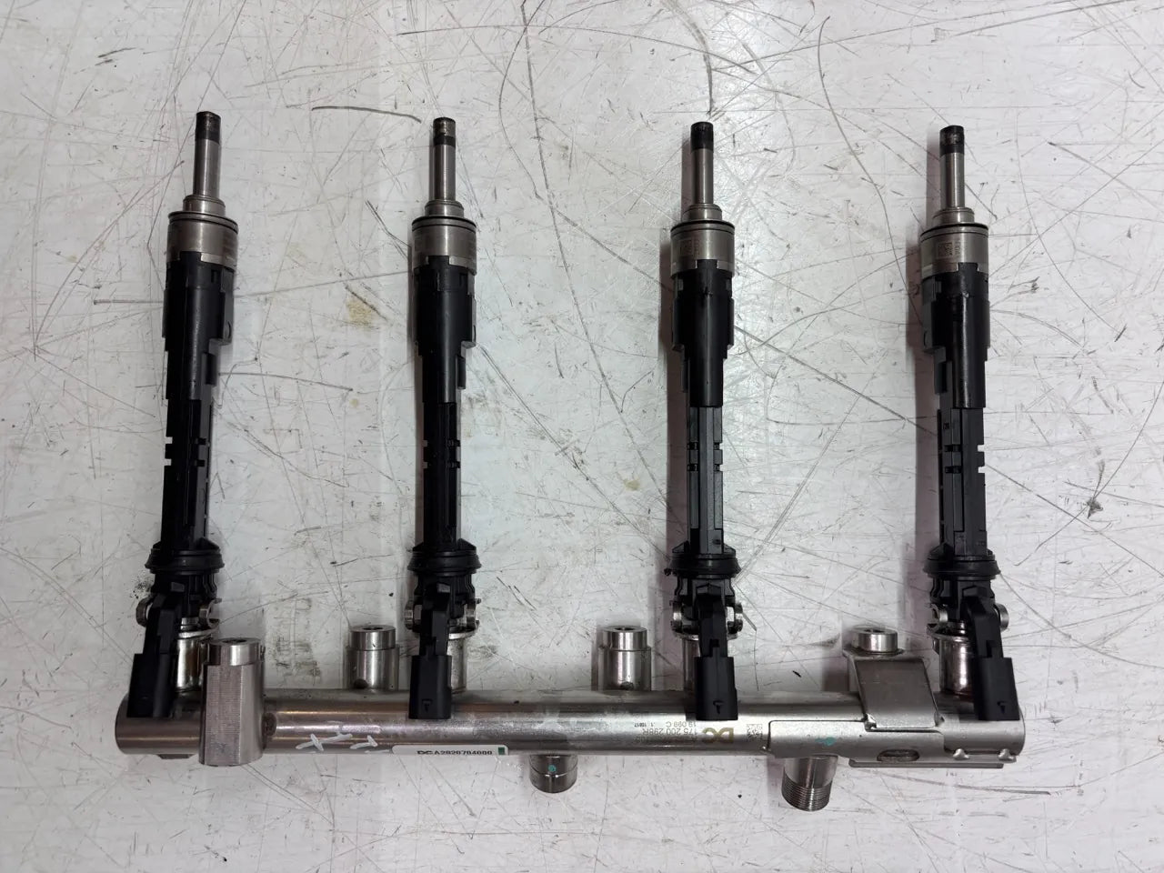 Riel inyector Nissan 1.3 DIG-T HR13DDT HR13 175200298R 166001525R