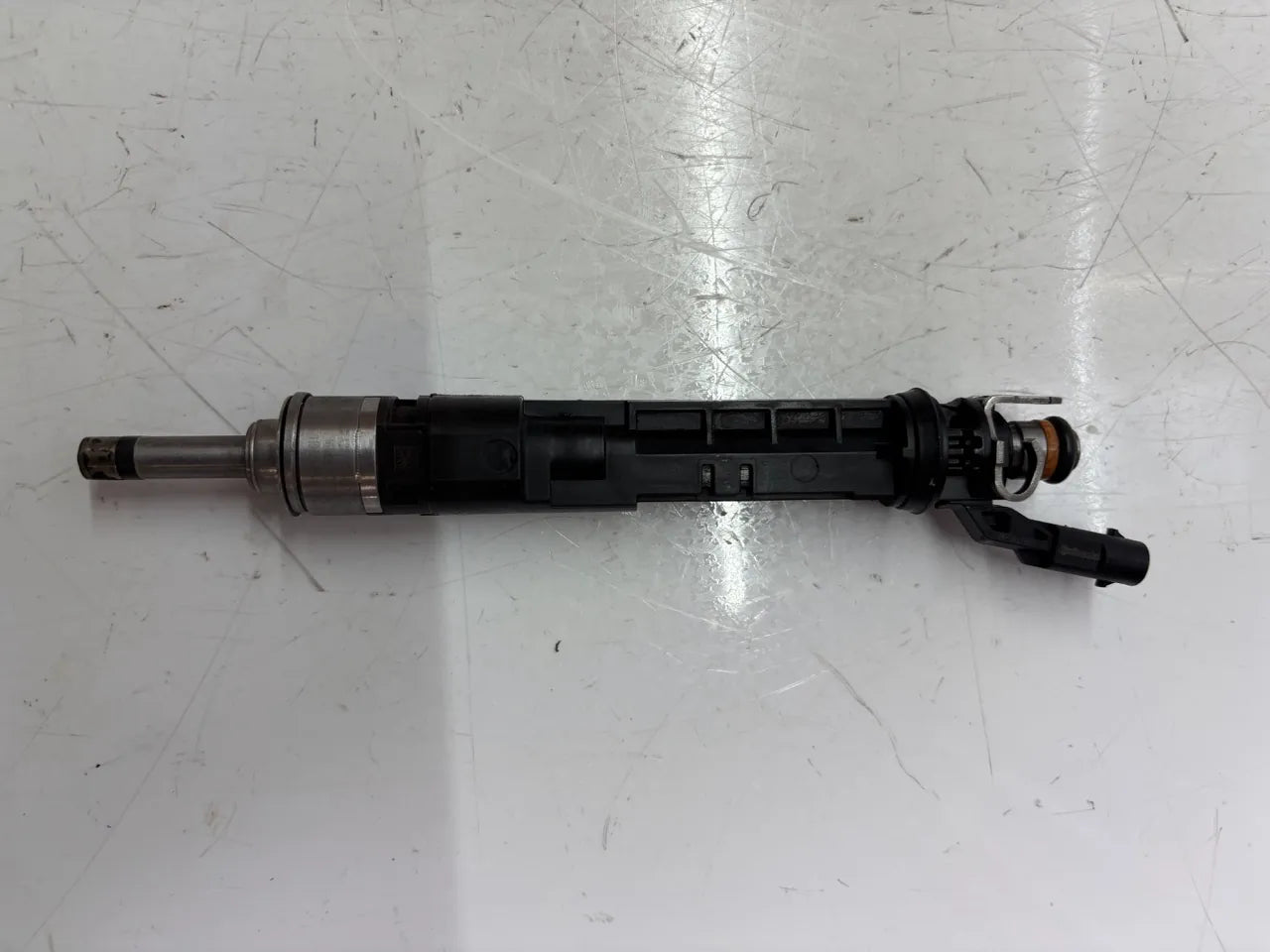 Inyector Nissan X-Trail III 1,3 DIG-T HR13DDT 166002932R