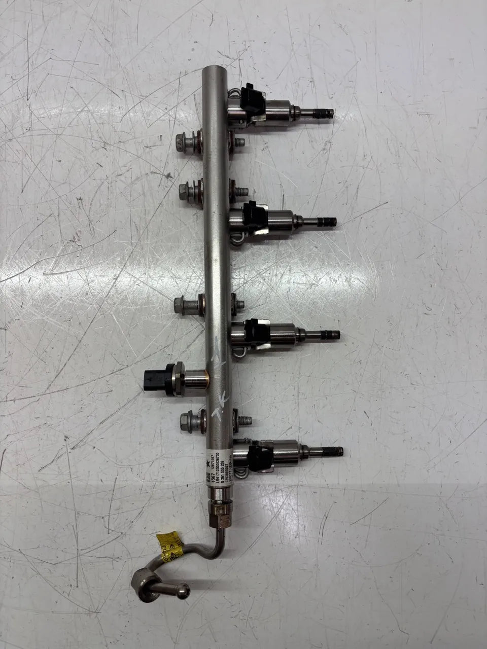 Carril de inyectores Chevrolet Malibu 2.0 gasolina LTG 12654644