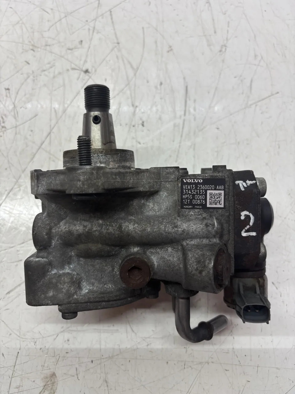 Bomba de alta presión Volvo V60 I 2.0 D4 D4204T14 31432135