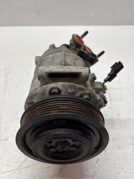 Compresor de aire acondicionado Volvo V60 I 2.0 D4 D4204T14 31404446