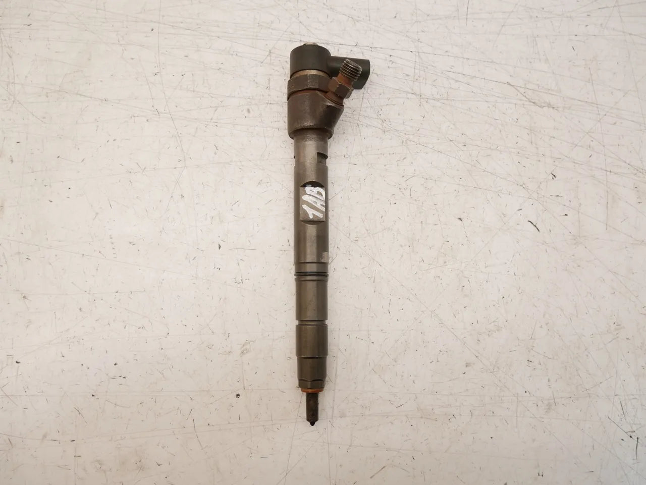 Tobera de inyección Audi A8 4.0 TDI ASE 057130277M 0445110158