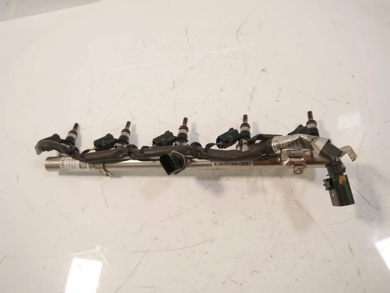 Rampa inyectora Audi A3 RS3 2.5 TFSI quattro DNWC DNW 07K133681B 07K133551B