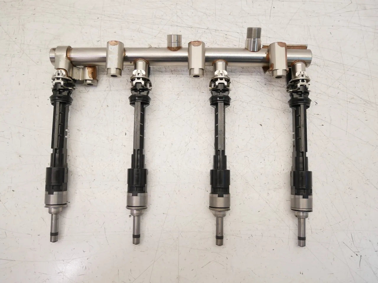 Rail de inyectores Nissan Qashqai 1.3 DIG-T HR13DDT HR13 175222462R 166002932R