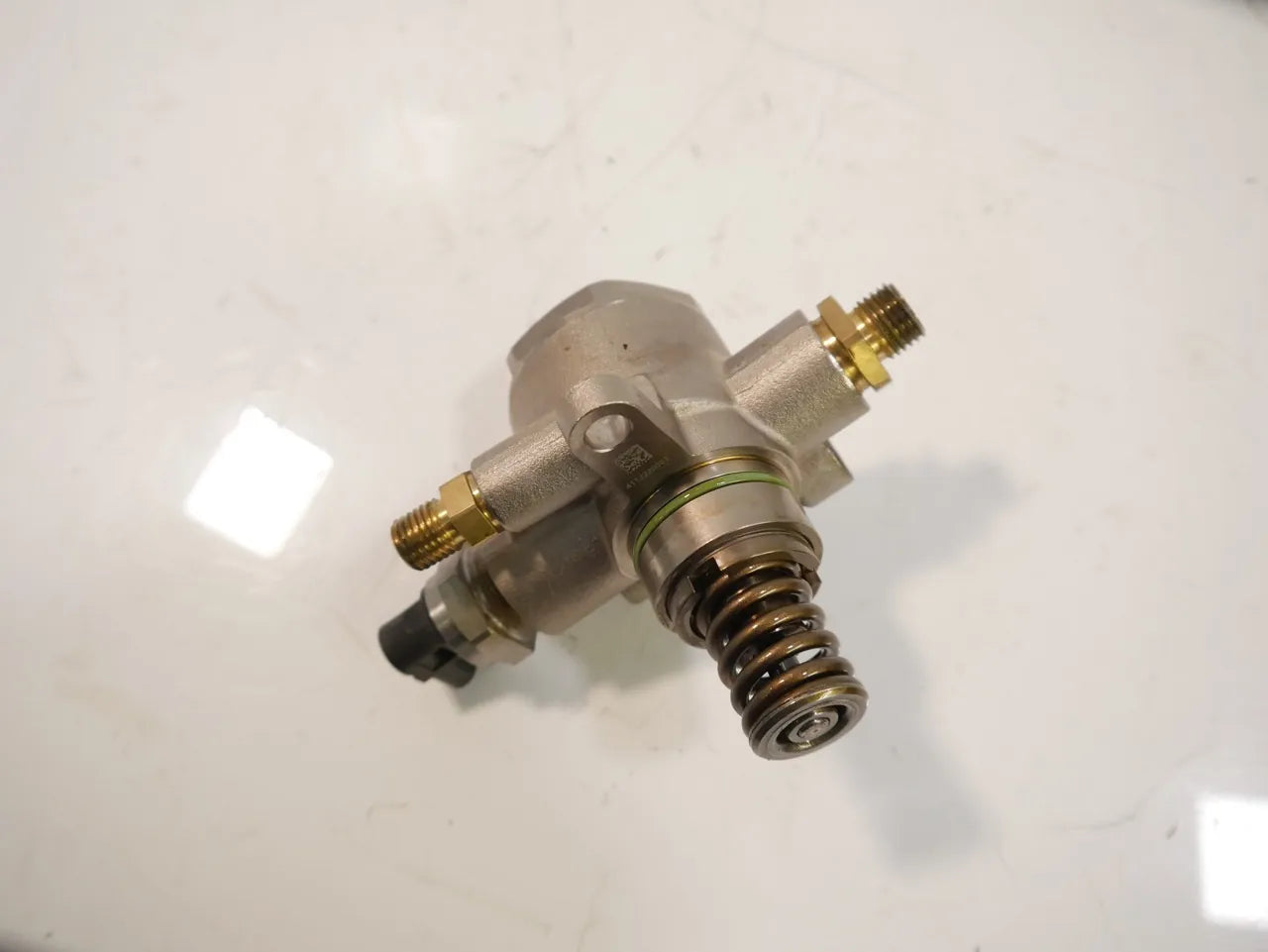 Bomba de combustible Porsche Panamera 976 2.9 CSZD 06M127026P