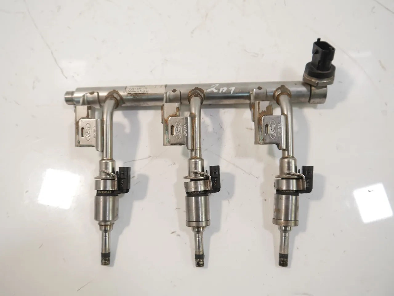 Rampa inyectora Ford Fiesta B-Max 1.0 EcoBoost SFJA CM5G-9H487-HB