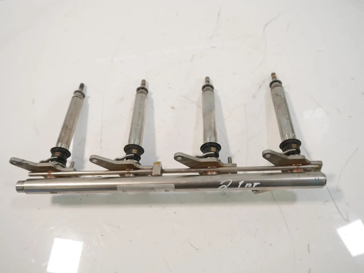 Rampa inyectora Mercedes-Benz-Benz CLS 500 4.7 M278.922 M278 278.922 A2780703395