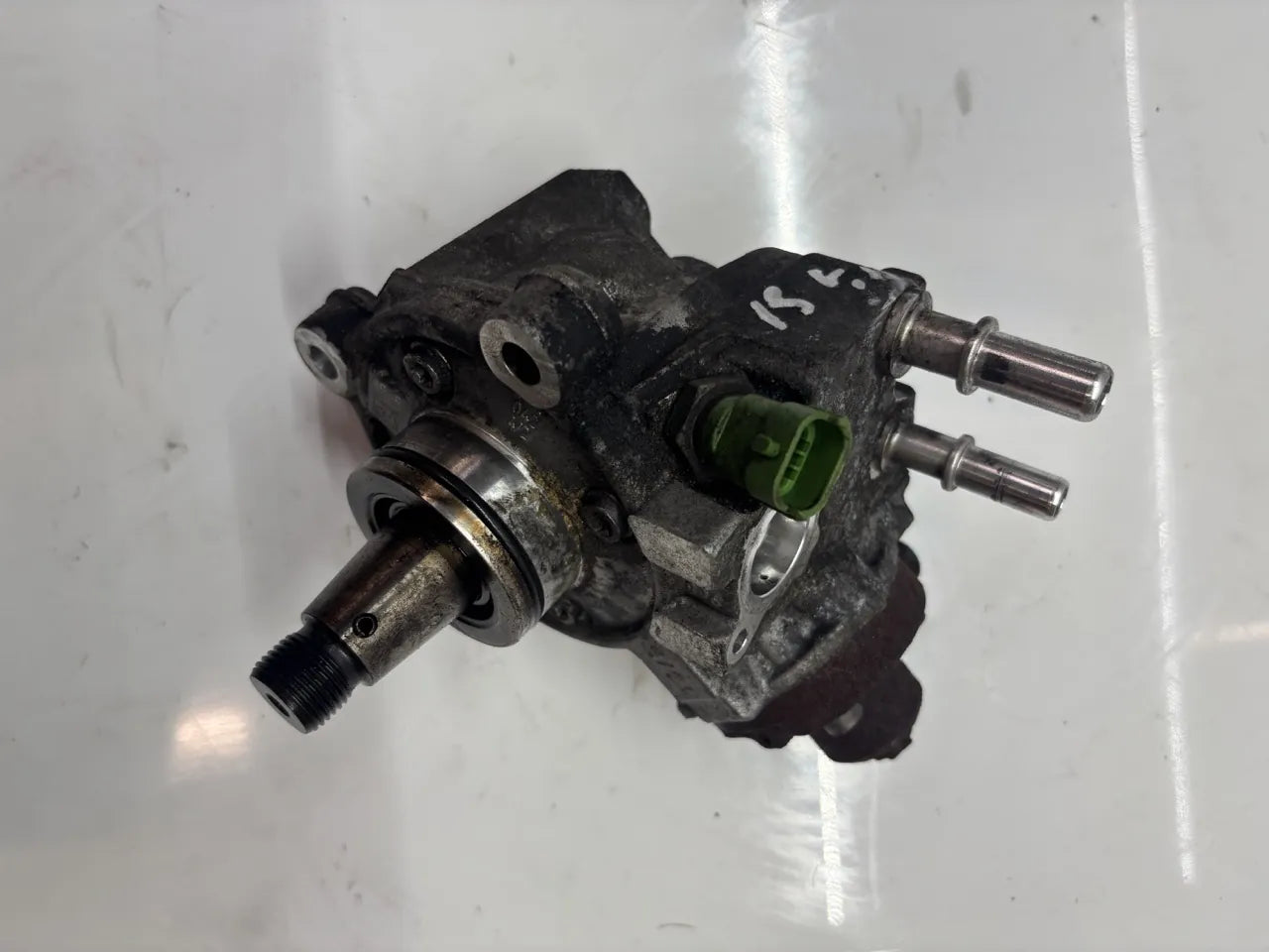 Bomba de alta presión Land Rover 2.0 Diesel 204DTD AJ20D4 G4D3-9B395-AA
