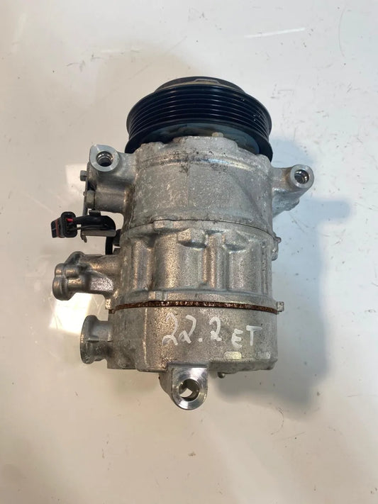 Compresor de aire acondicionado Mercedes-Benz Clase E 2.0 M264.920 264.920 M264 A0008303002