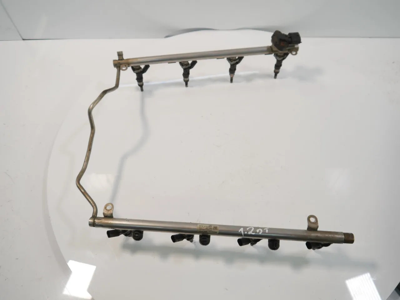 Rampa inyectora Mercedes-Benz Clase C 6.2 M156.985 156.985 A1560701895