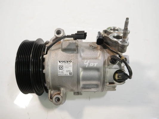 Compresor de aire acondicionado Volvo XC60 II 2.0 B5 Mild-Hybrid B420T2 31497908