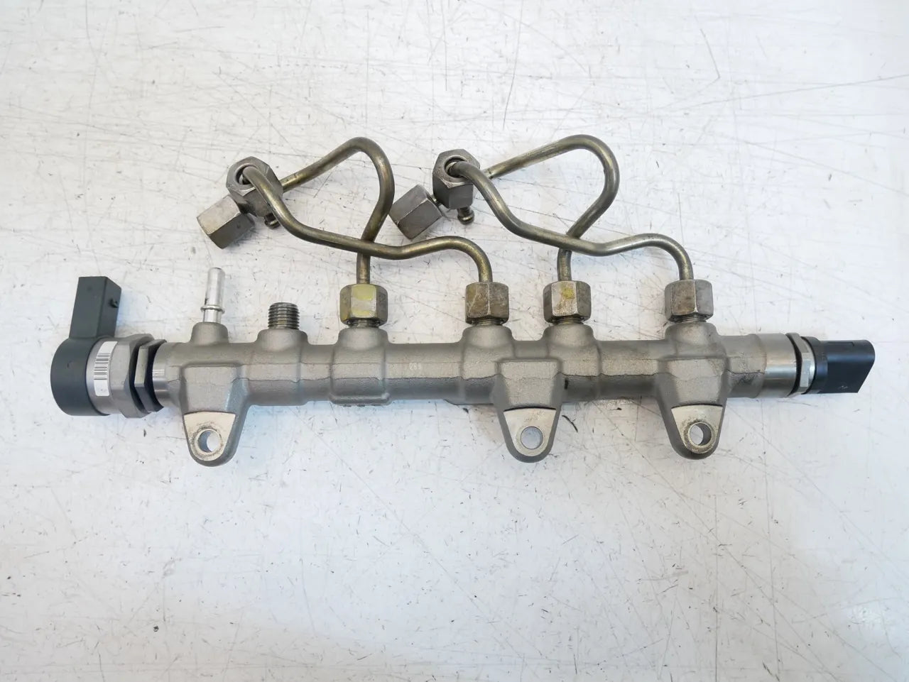 Tubo de raíl BMW Serie 1 F20 118d 2.0 B47D20A B47 8514154 0445214315