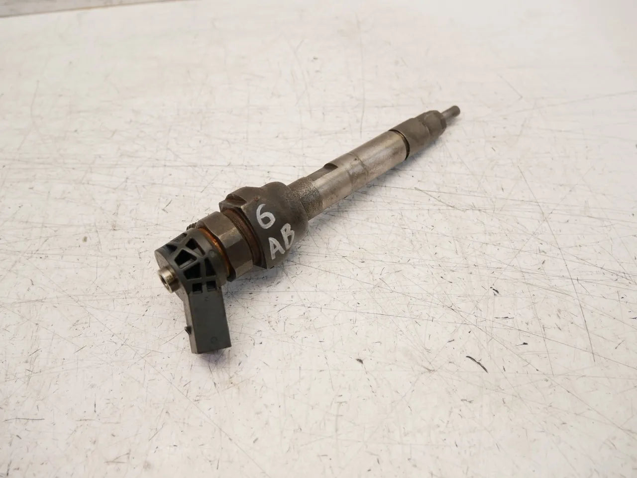 Inyector boquilla de inyección BMW Serie 1 118d 2.0 B47D20A B47 8514146 0445110613