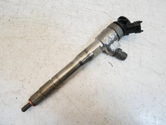Inyector Renault Trafic III 2.0 dCi M9R717 9558R 0445110939