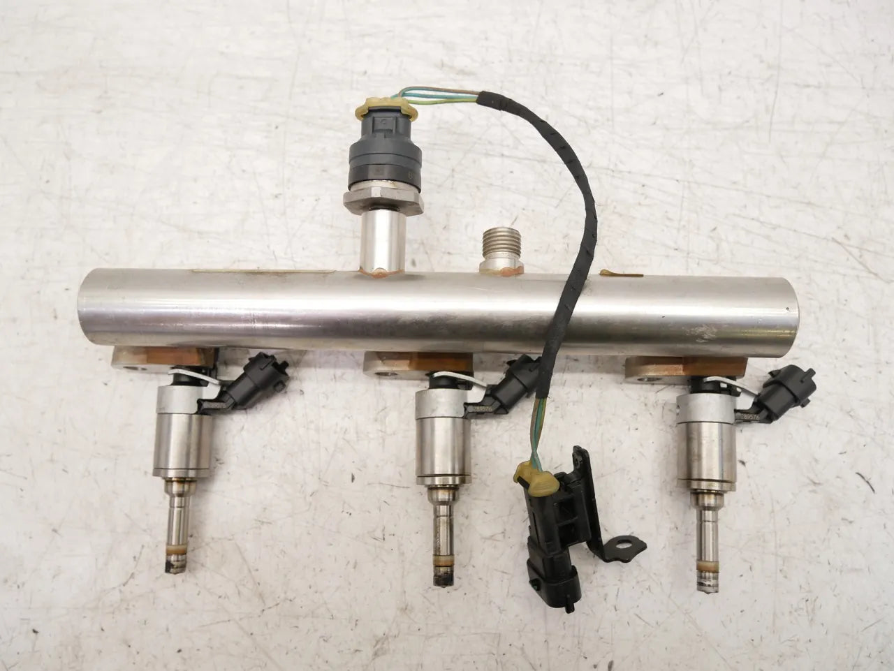 Riel inyector Alfa Romeo Guilia Stelvio 2.9 670050436 670050673