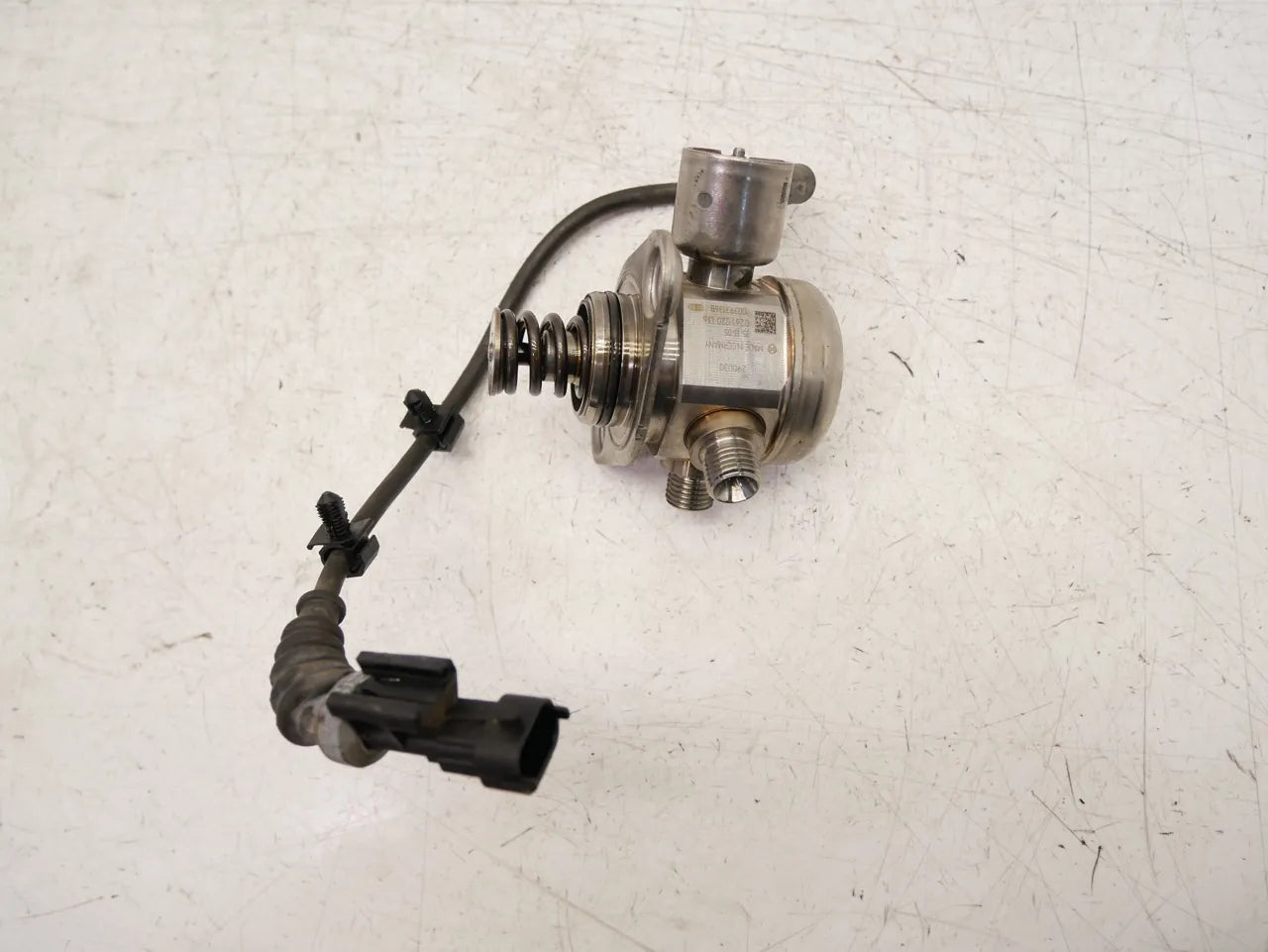 Bomba de combustible Alfa Romeo Guilia Stelvio 2.9 670050436 0261520136