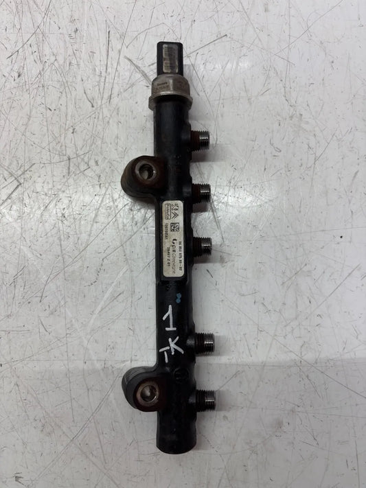 Tubo de raíl Ford Focus III 1.6 TDCi T1DB 9685297580