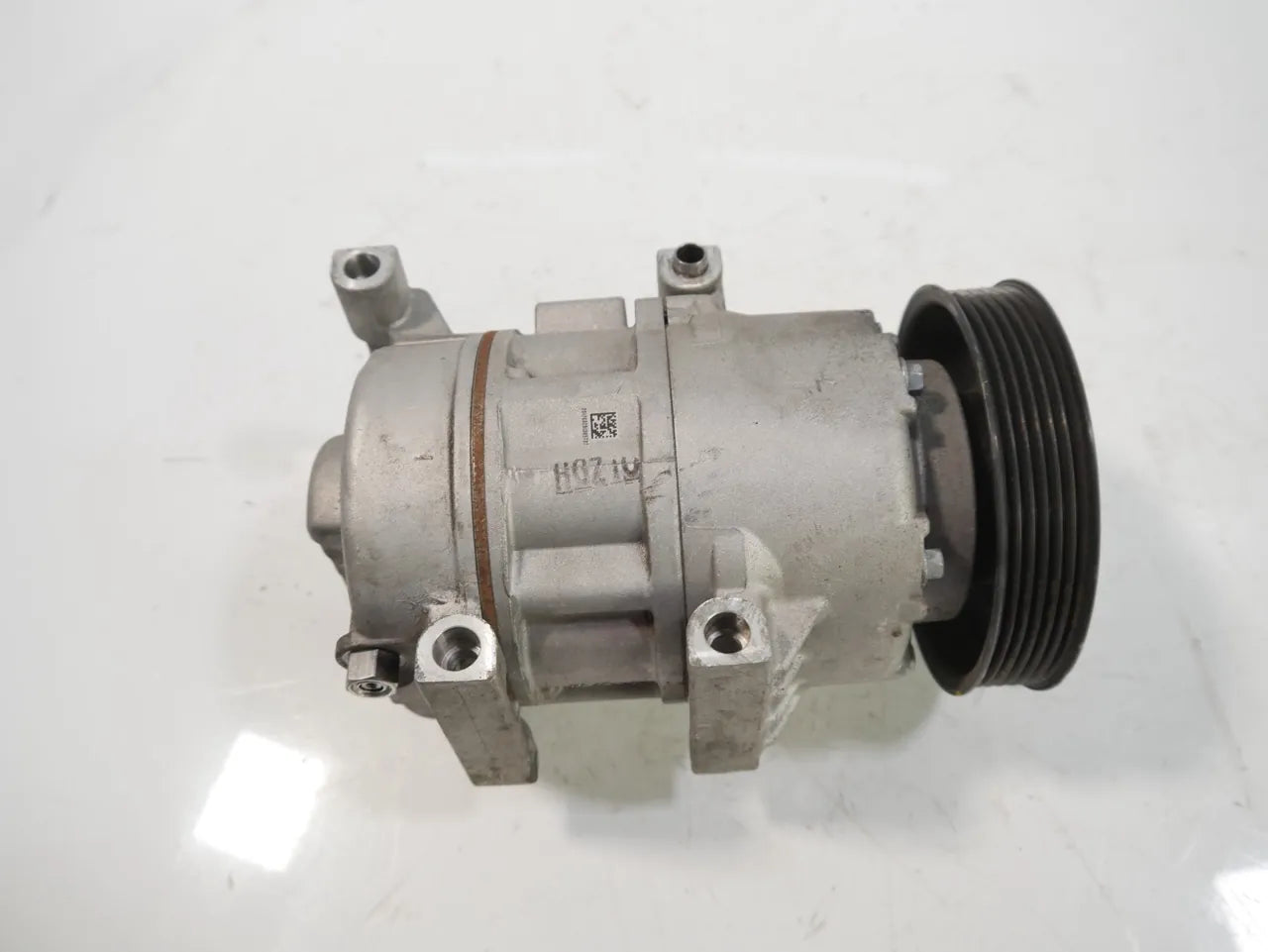 Compresor de aire acondicionado Kia Sportage 1.6 GDI G4FD 97701-D7300