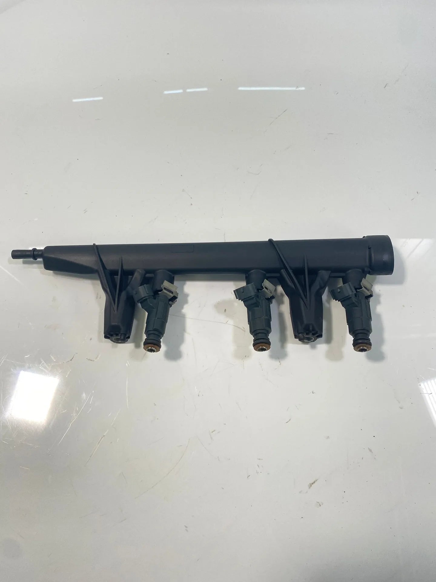 Rampa inyectora Peugeot Citroen 208 C3 1.0 VTi ZMZ EB0 9676020480