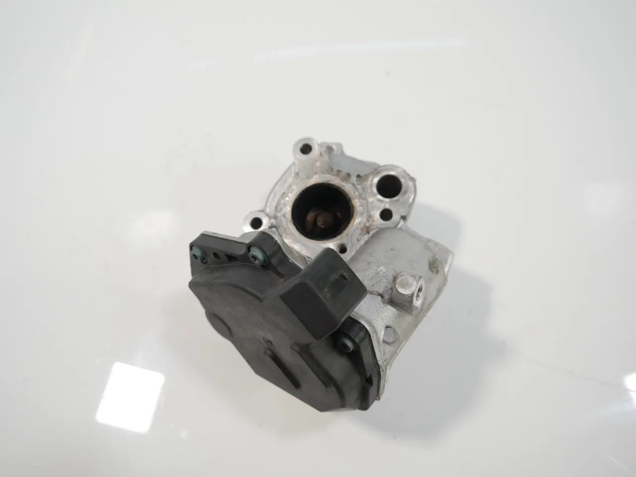 Válvula EGR Infiniti Q50 2.2 50 D OM651.930 651.930 OM651 A6511400860