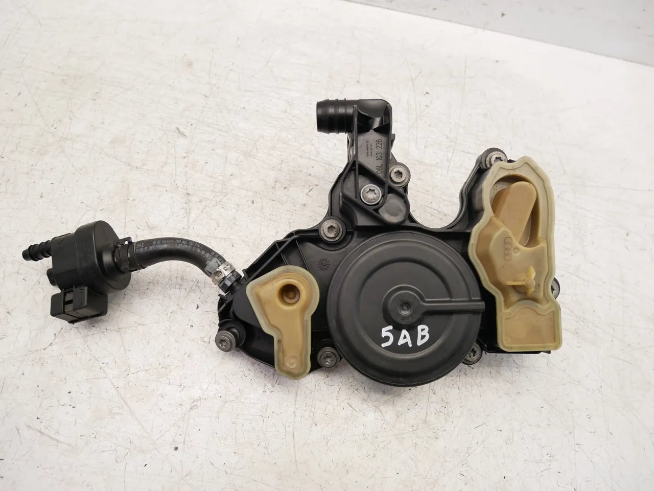 Separador de aceite Volkswagen Passat B7 Beetle 2.0 TSI DDSA DDS 06K103495AN