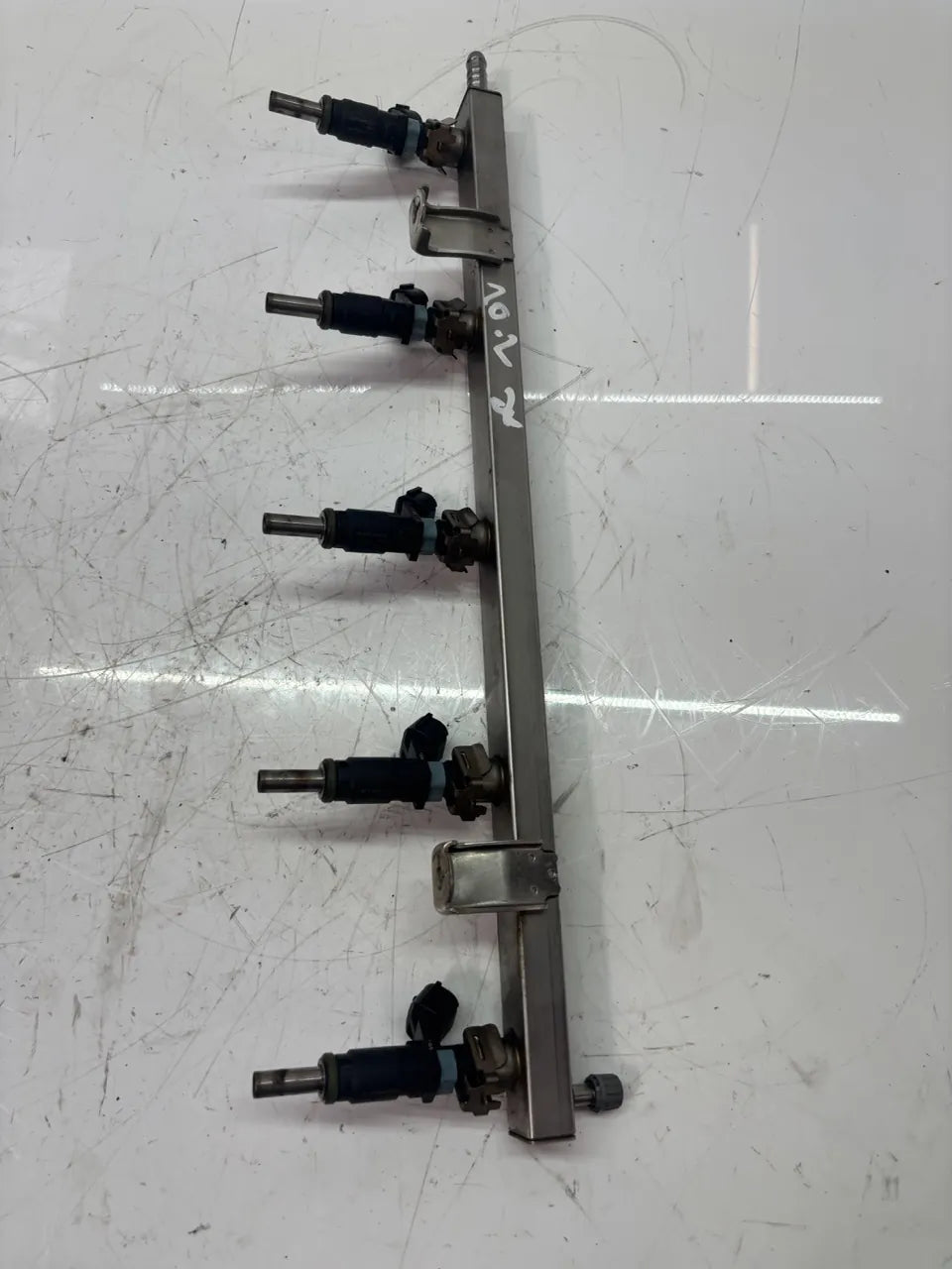 Rampa inyectora Volkswagen Golf Beetle Jetta Passat 2.5 CBUA CBU 07K906031C