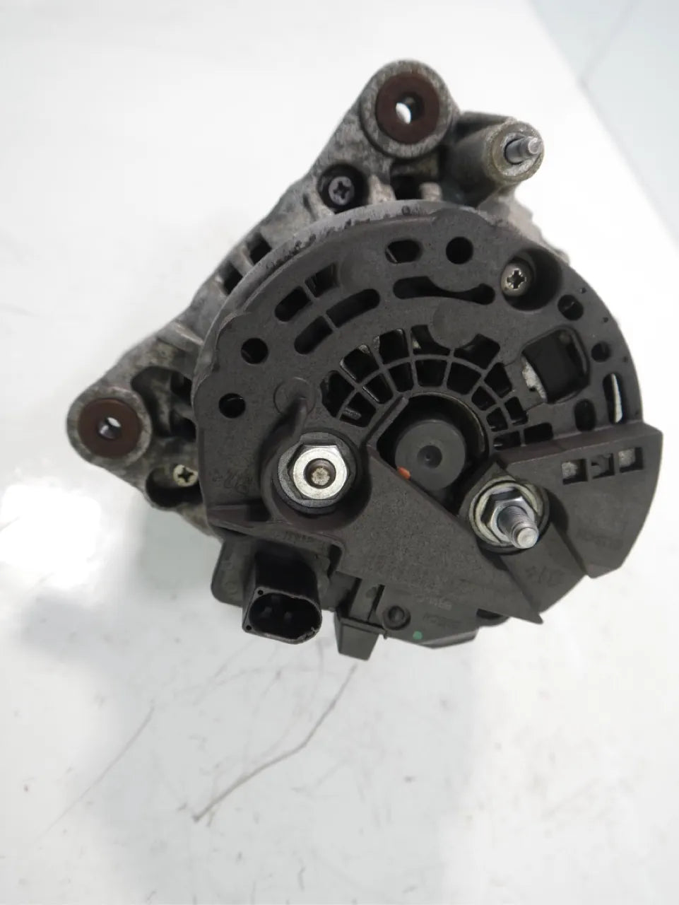 Alternador Volkswagen Audi Passat A3 1.6 TDI CAYC CAY 03L903023F
