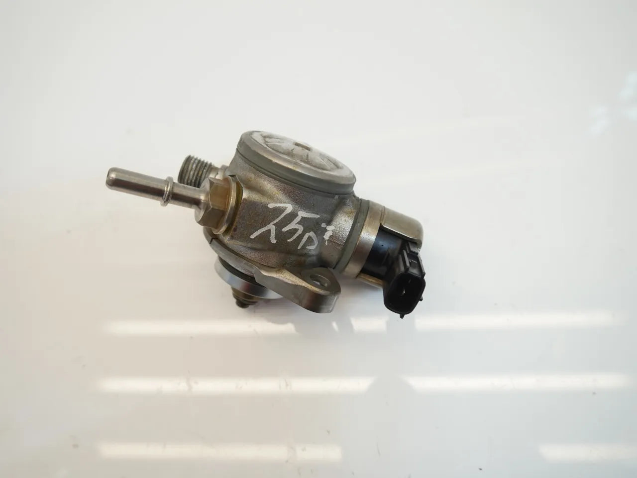 Bomba de combustible Nissan Qashqai 1.2 DIG-T HRA2DDT HRA2 H5FT 8201146431