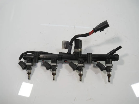 Rampa inyectora Audi Seat Volkswagen A3 S3 Leon 2.0 quattro CJXC CJX DJH 06K133681A