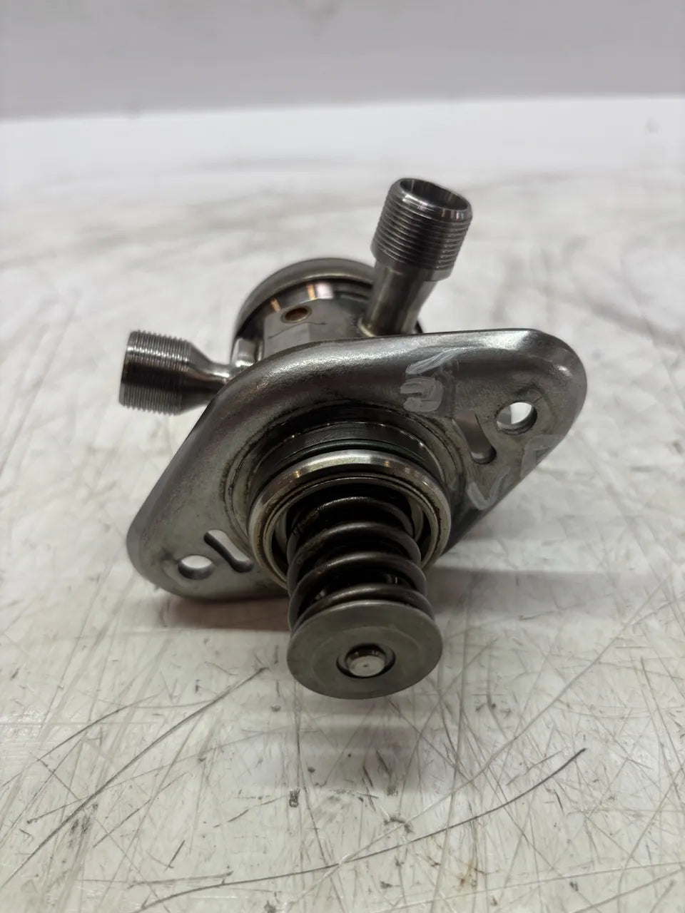 Bomba de combustible Nissan Qashqai II J11 1.3 DIG-T HR13DDT HR13 A2820700001